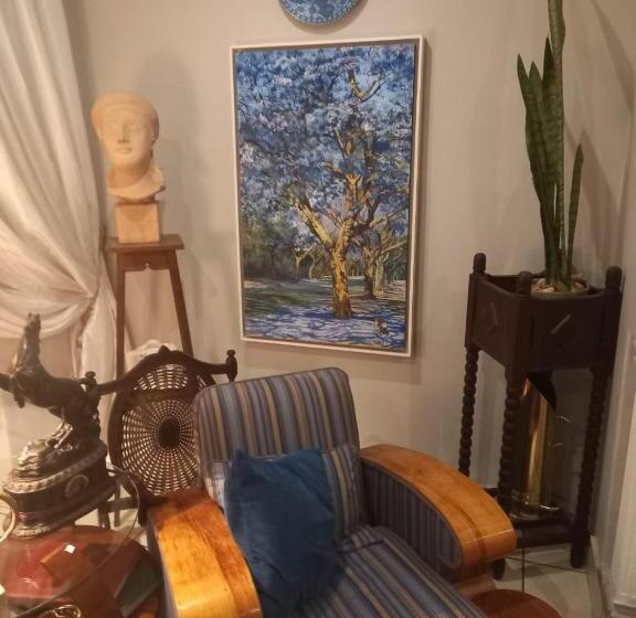 بنسيون Michaelangelo Guest House