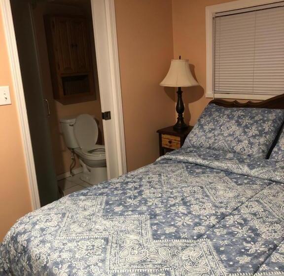 ペンション Shady Willow Guest House For Tourists & Travellers Only, No Locals, Private Small Compact Rooms Wi