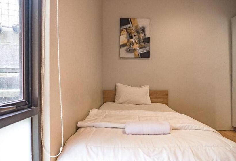 膳宿费 Three J Residence 2