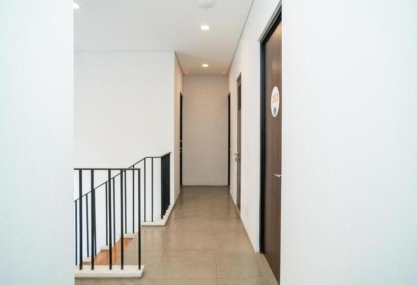 پانسیون Three J Residence 2