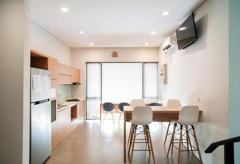 膳宿费 Three J Residence 2