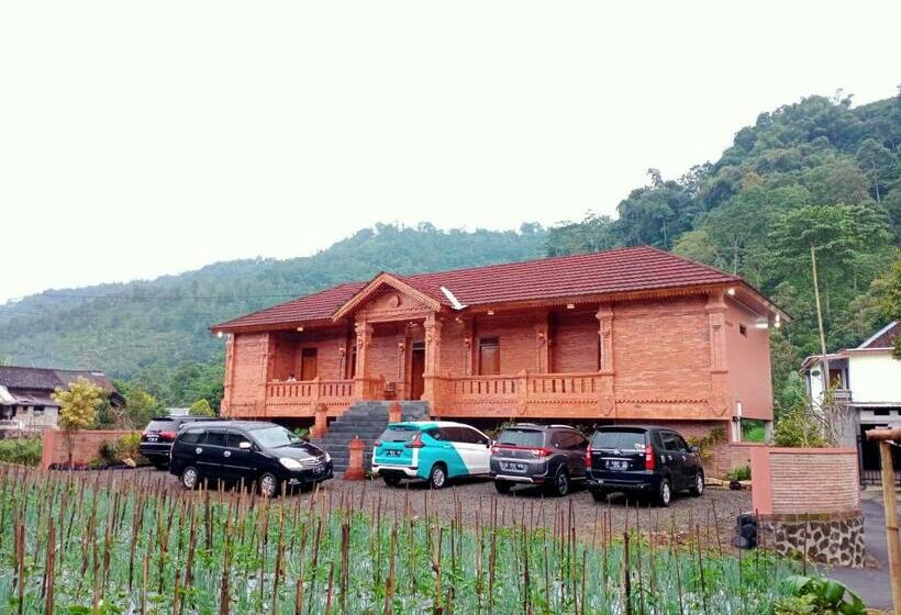 پانسیون Villa Pringgitan