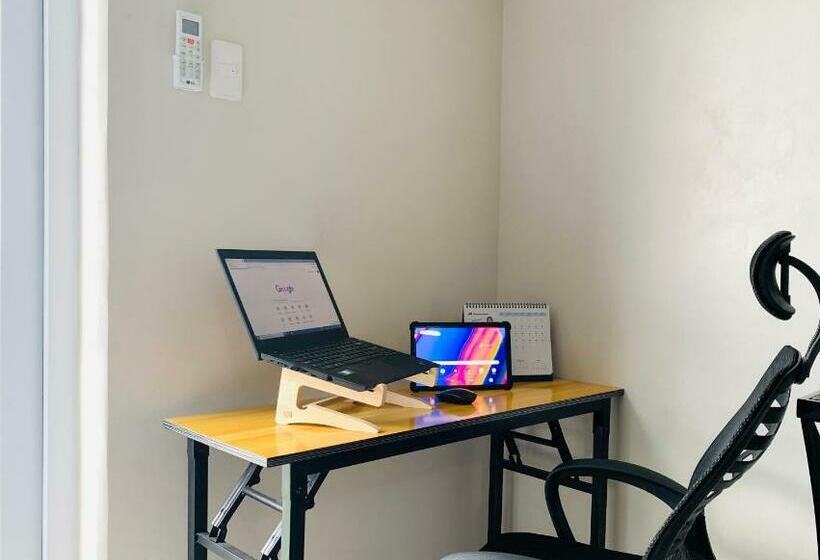 Quayside Condo Near Airport