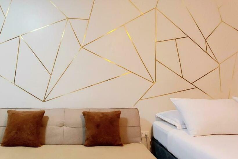 Quayside Condo Near Airport