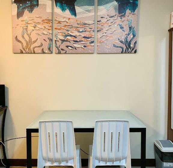 Quayside Condo Near Airport