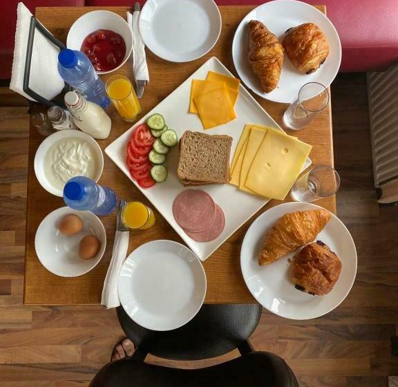 Room Mate Hostel Amsterdam Zaandam