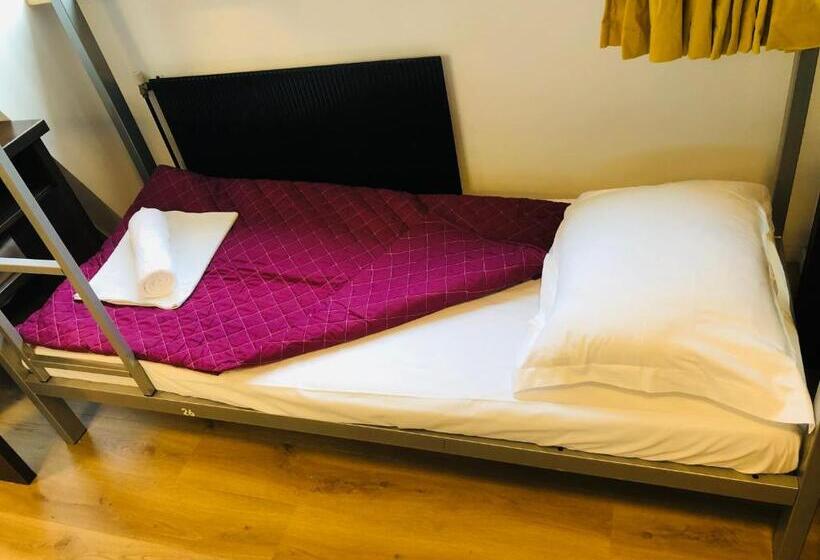 Room Mate Hostel Amsterdam Zaandam