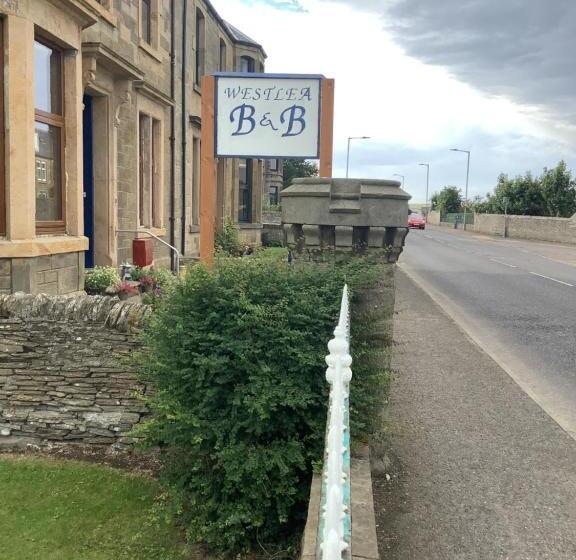 Westlea Bed And Breakfast