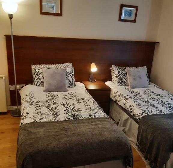 24 Beds In Carrick On Shannon