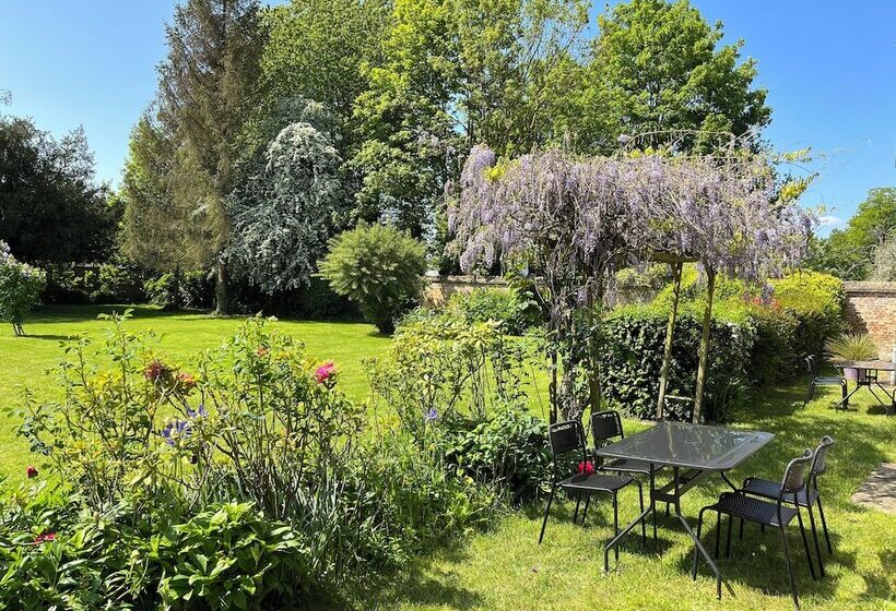 צימר Château D Aigneville