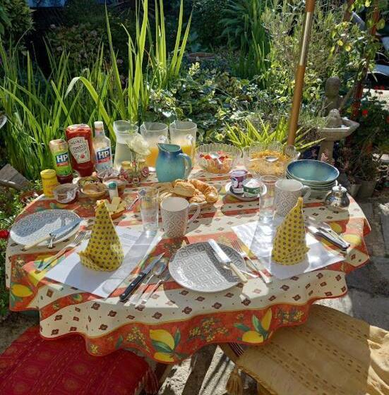 민박 Osborne Lodge