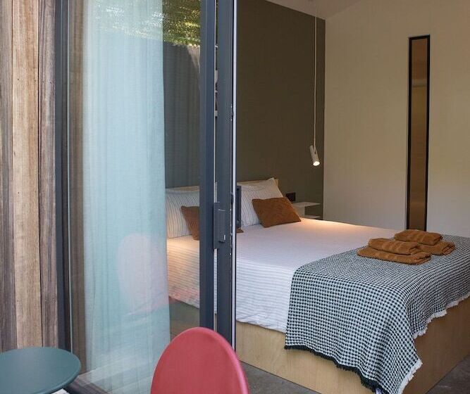 مبيت وإفطار Salty Woods Lodge