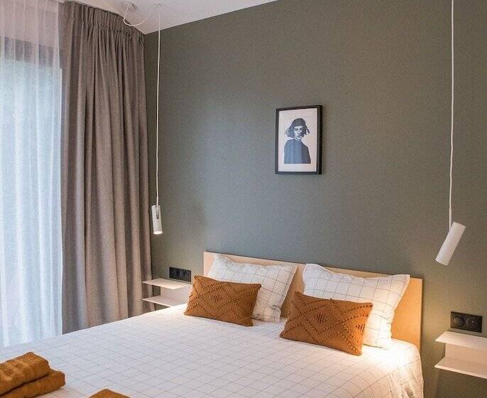 مبيت وإفطار Salty Woods Lodge