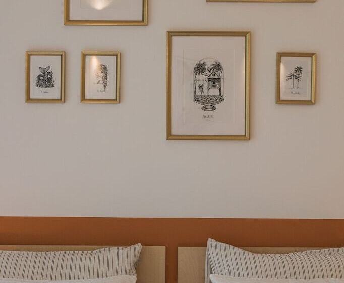 مبيت وإفطار Salty Woods Lodge