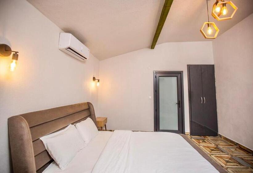 تختخواب و صبحانه Sapancaminihouse