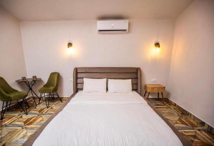 تختخواب و صبحانه Sapancaminihouse