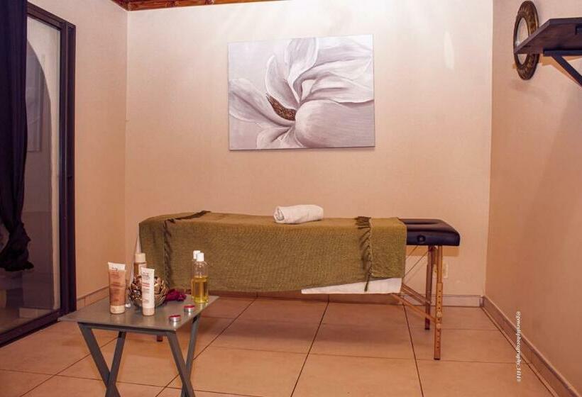 ベッドアンドブレックファースト Warmbaths Thai Spa And Guest House