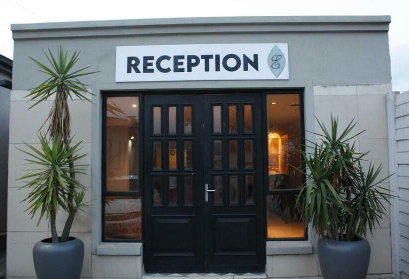 فندق على الطريق The Eden Lodge Boksburg