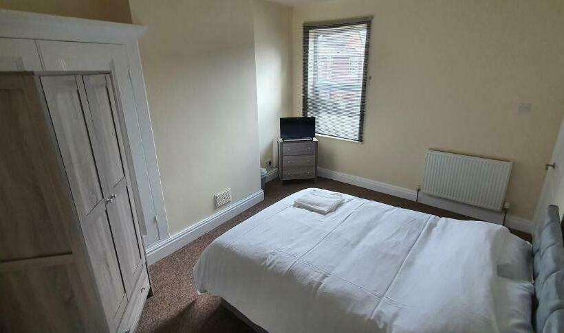 پانسیون Apartment In Central Doncaster