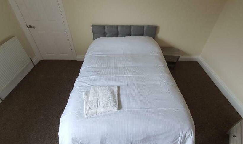 پانسیون Apartment In Central Doncaster