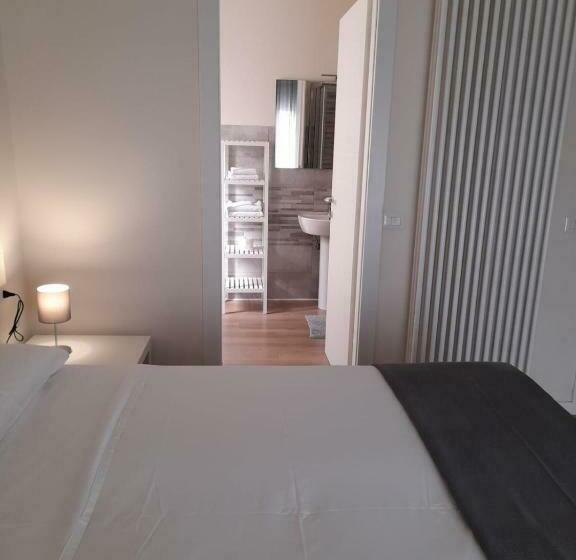 펜션 Affittacamere The Door In The Room And Parking Space