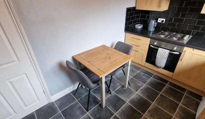 پانسیون Apartment In Central Doncaster