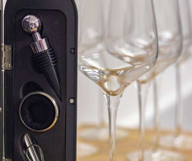 膳宿费 Cades Accommodation