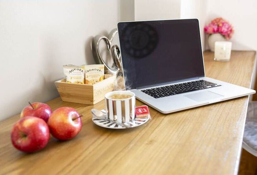 膳宿费 Cades Accommodation