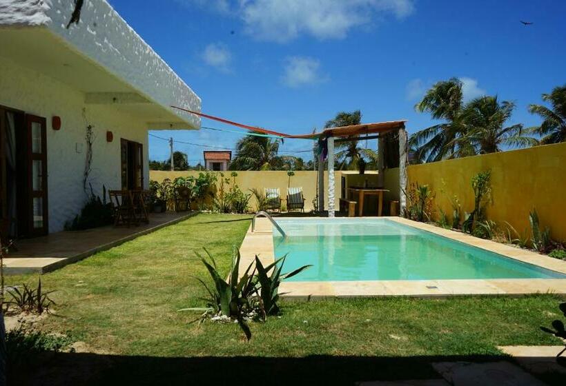 بنسيون Suítes   Casa Kuara