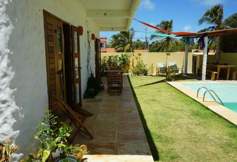 بنسيون Suítes   Casa Kuara