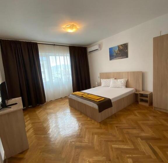 بنسيون Casa Roxamy