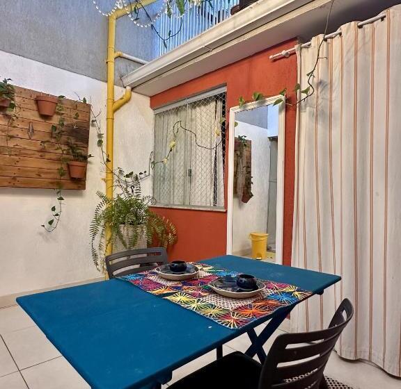 بنسيون Gayfriendly Hostel Bsb Airport