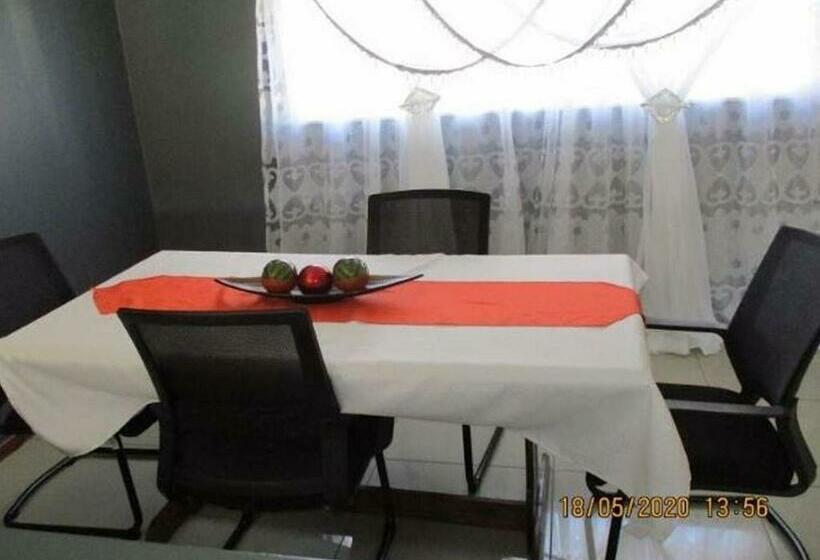 膳宿费 Imimangaliso Guest House