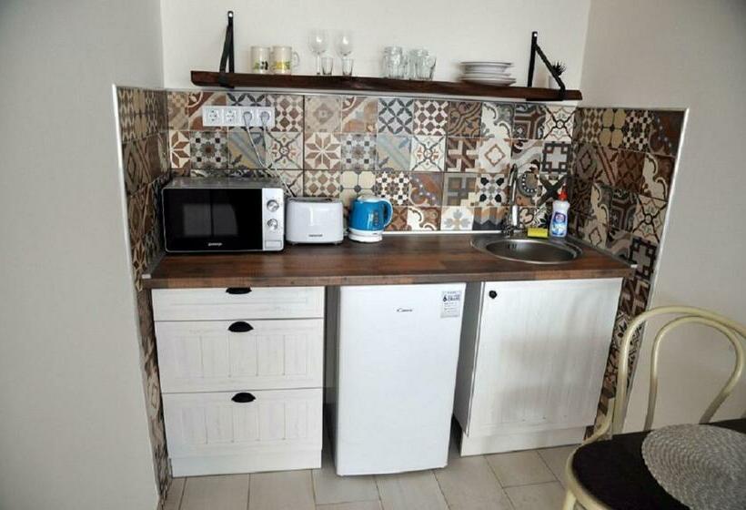 Пансион River Apartment