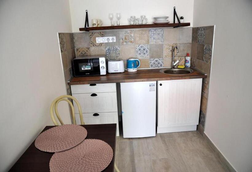 Пансион River Apartment