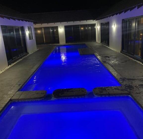 ペンション The King S Court Guest Manor