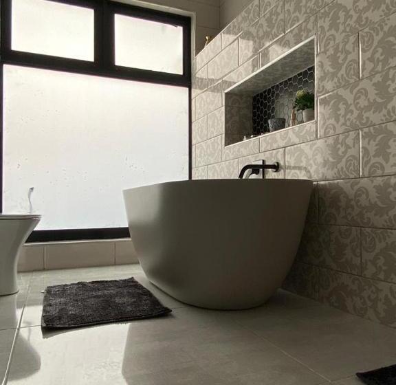 ペンション The King S Court Guest Manor