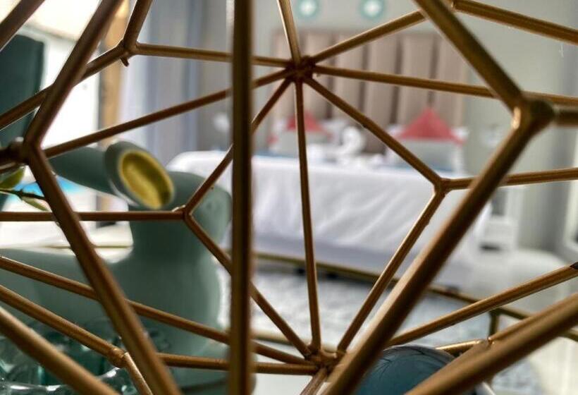 ペンション The King S Court Guest Manor