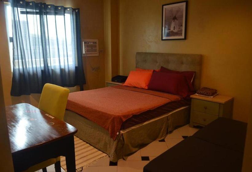 ペンション The Uniquely Industrial