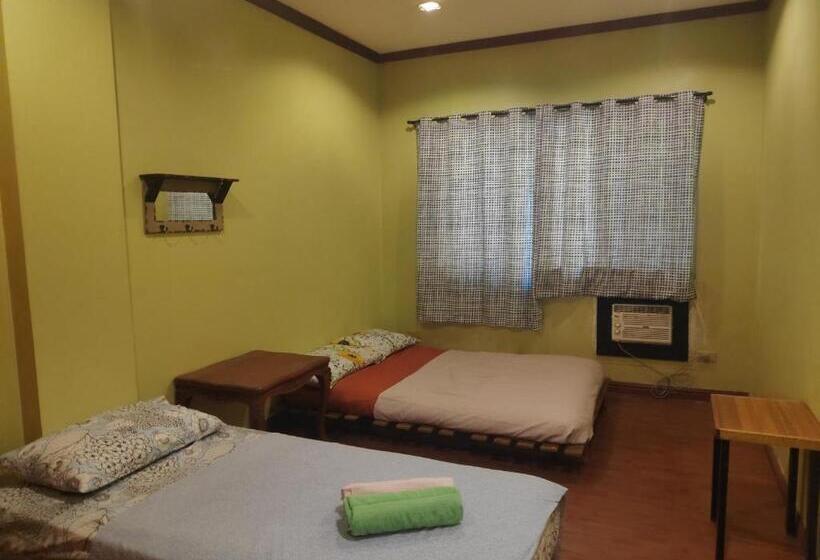 ペンション The Uniquely Industrial