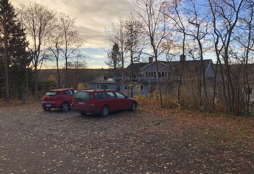 הוסטל Berggårdens Gästgiveri