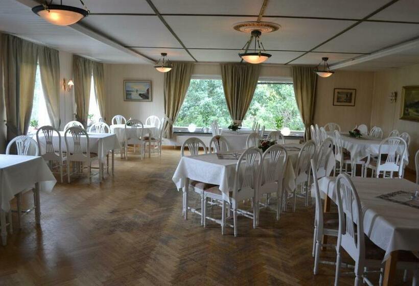 הוסטל Berggårdens Gästgiveri