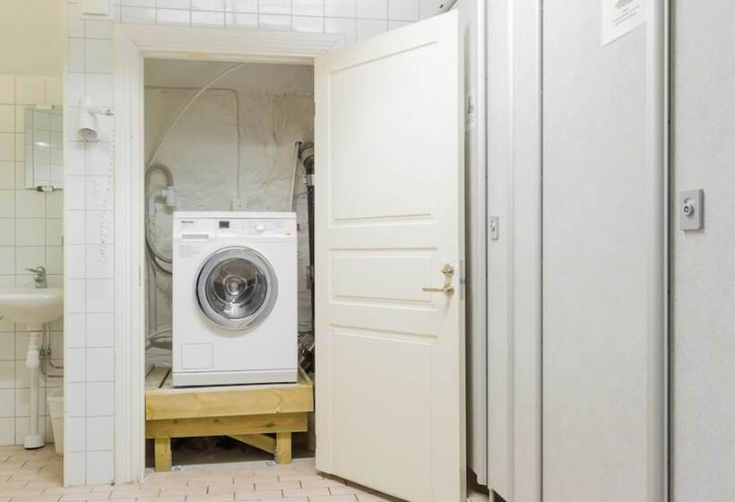 ユースホステル Nomad Cave