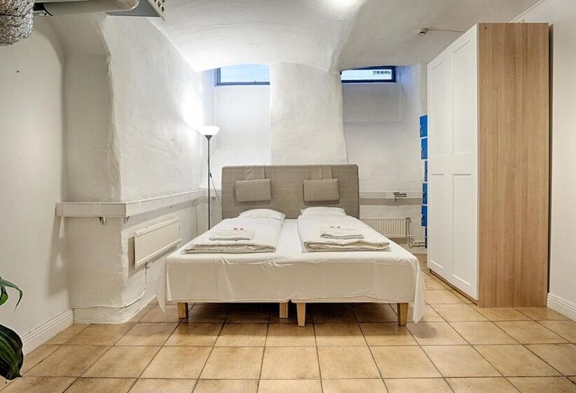 הוסטל Nomad Cave