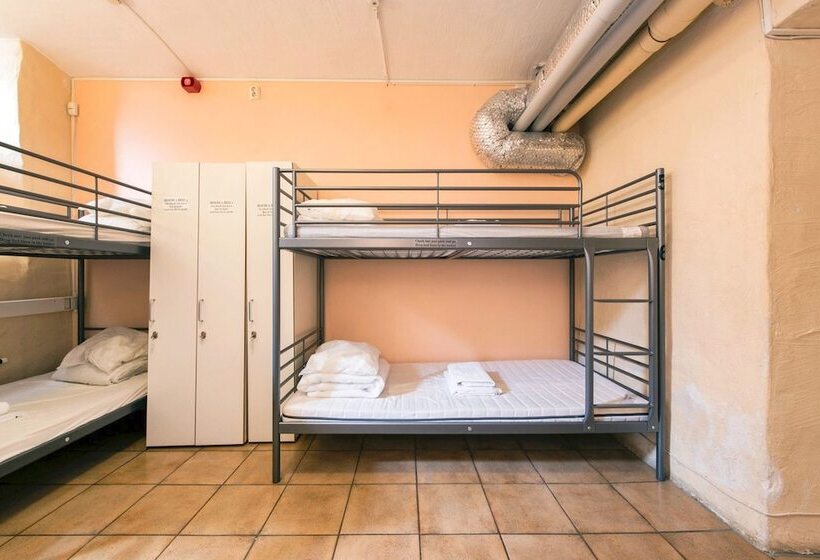 הוסטל Nomad Cave