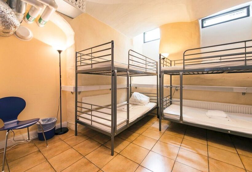 הוסטל Nomad Cave