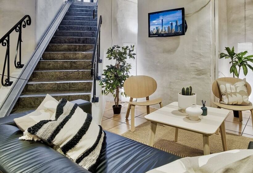 הוסטל Nomad Cave