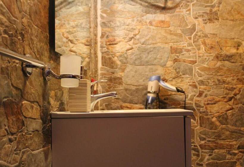 Общежитие Private Room Stanza Privata With Private Bathroom   Shared Kitchen And Beautiful Terrace On Taormina