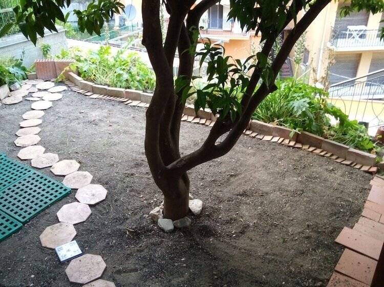 Общежитие Private Room Stanza Privata With Private Bathroom   Shared Kitchen And Beautiful Terrace On Taormina