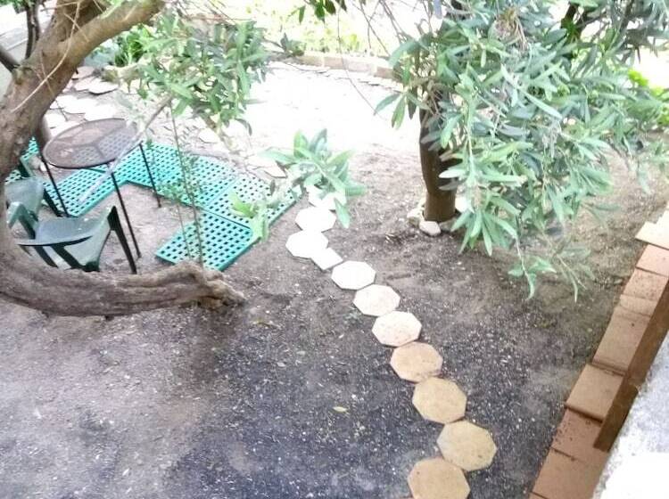 Общежитие Private Room Stanza Privata With Private Bathroom   Shared Kitchen And Beautiful Terrace On Taormina